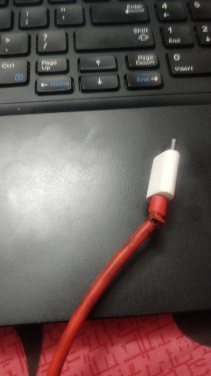 naresh1690's tweet image. This is common issue in all the one plus cable #OnePlus_support