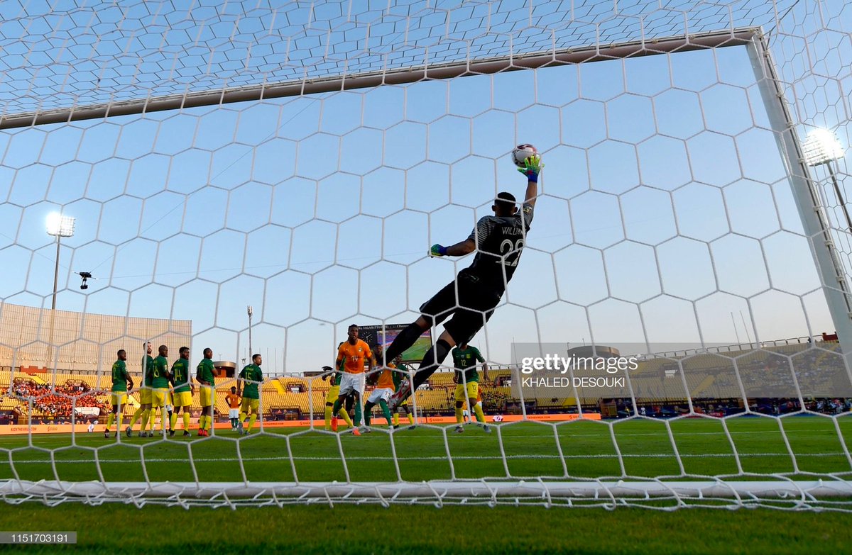 Superb picture from Khaled Desouki of Ronwen Williams’ save from Nicholas Pepe yesterday…

His performance was the only real positive for #Bafana, and I’m super pleased for him - he deserved a solid showing. 🇿🇦⚽️