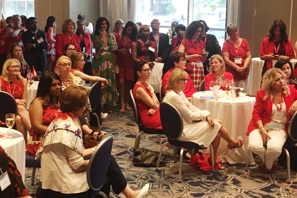 #LSV? Chaque année à la conférence #WBENCconf, des femmes entrepreneures et organisations professionnelles 🇨🇦 s’associent avec des compagnies &amp; chefs d’entreprises 🇺🇸. Ce n'est qu'une des façons que le 🇨🇦 supporte les femmes dans commerce international. #BWIT 💼