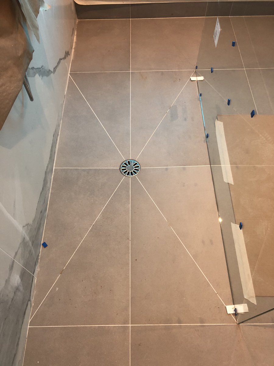 sage_sastiling's tweet photo. 800x800 floor tiles,Large format 2400x1200 on the wall, clips from @perfectlevelmasteruk keeping it perfect. Unfortunately never got a great picture of the finished article. @instarmac.group adhesives #ultratilefix #tiles #largeformat #design #interiordesign #porcelain #bathroom https://t.co/qUSQghTAtY