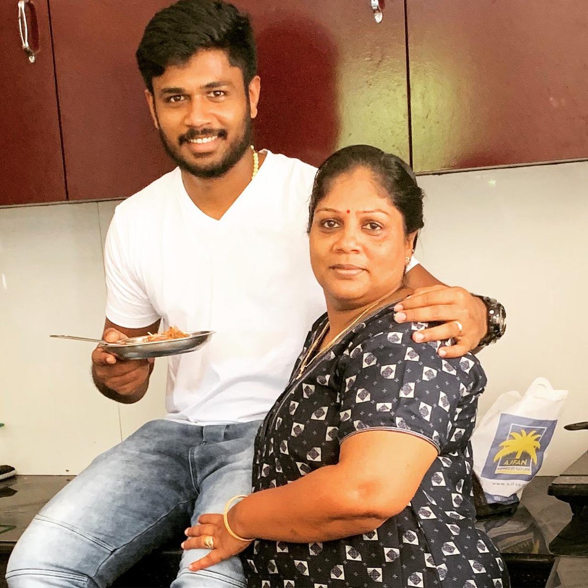 IamSanjuSamson's tweet photo. Whatever she gives me on a plate is the best medicine for me at any given day !!
Recovering well with my Ammaji 🙏🏼☺️

#mummydadabha
#eatingfruits
#lotsoffluids 
#feelingbetter https://t.co/To4tgasYhK