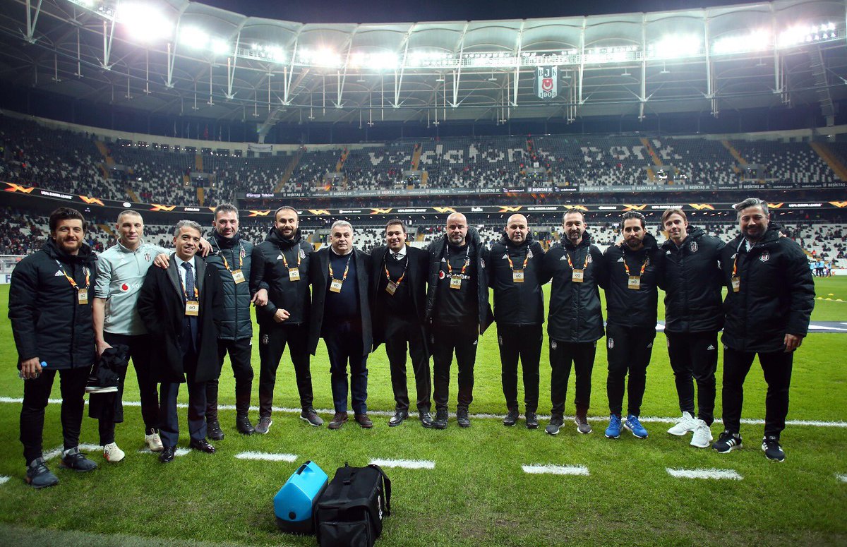 Başta Sayın Başkan Fikret Orman olmak üzere tüm BJK Yönetim Kuruluna, tüm çalışanlarına, futbolcu kardeşlerime , Beşiktaş Medyasına , daha ilk günden itibaren beni bu ailenin bir ferdi gibi görmeleri ve uyumlu çalışmaları nedeniyle çok teşekkür ederim.
