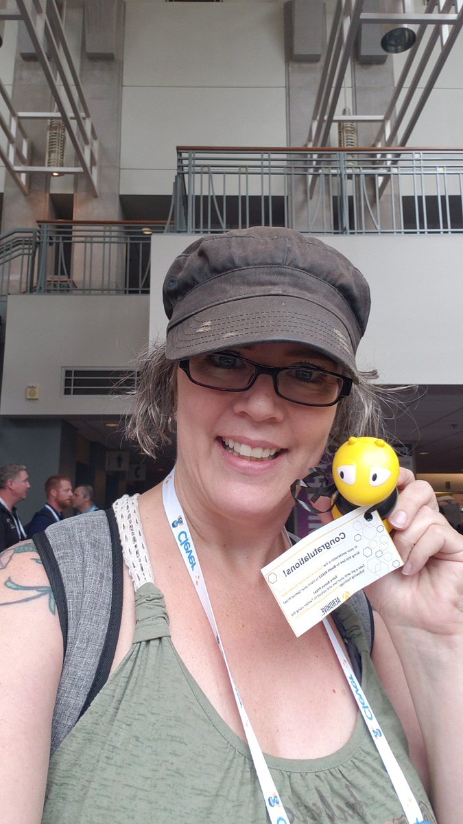 sheadeel's tweet photo. The winning bee! #AerohiveGoldenBee #ISTE19 #ISTE2019 #ISTEinPA #edtech #education https://t.co/YImBLMSaNZ