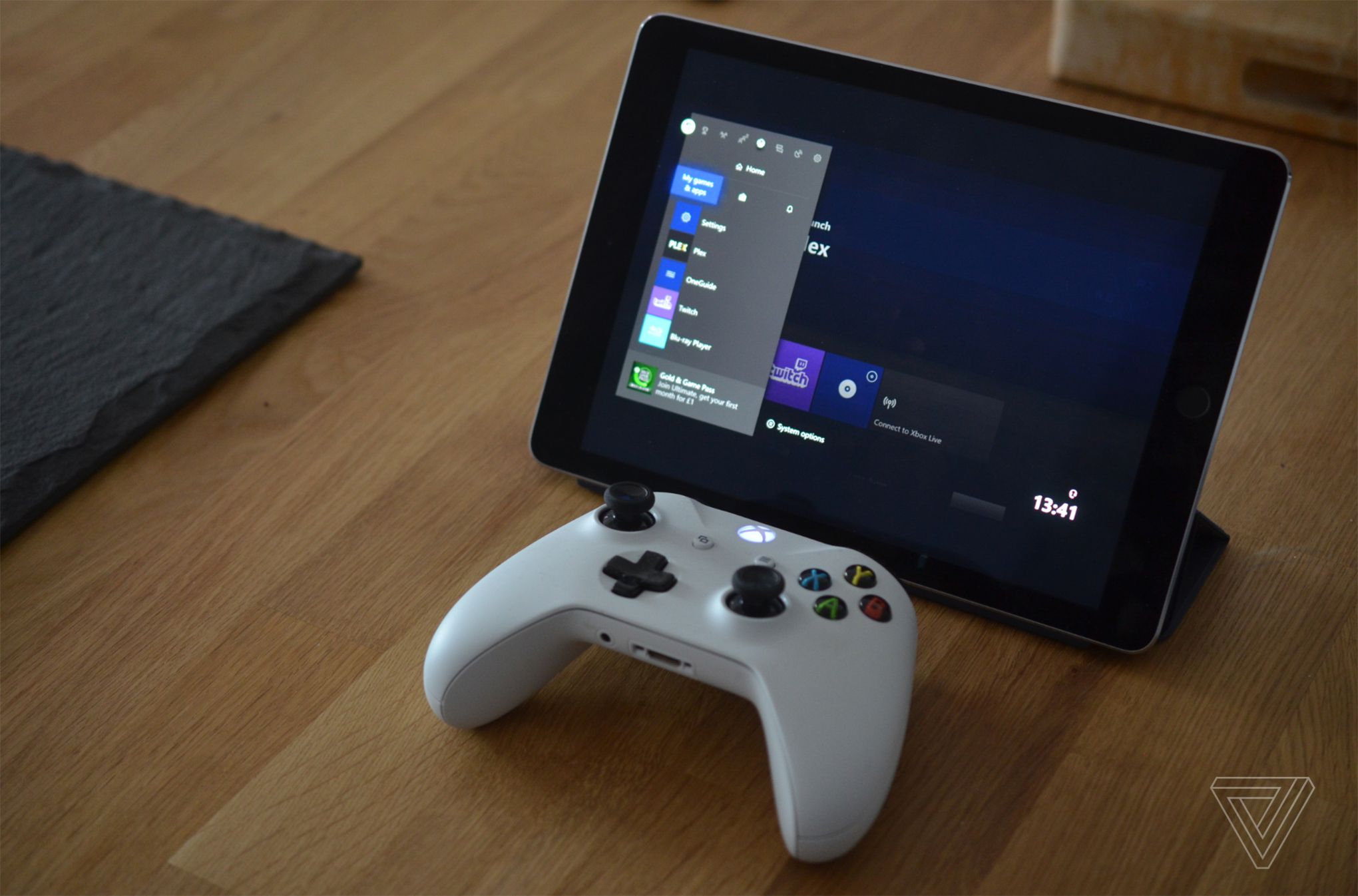 Tom Warren on X: Apple's Xbox and PS4 controller support turns an iPad  into a portable game console. I'm kinda excited about Apple's support of  game controllers for PS4 Remote Play, xCloud