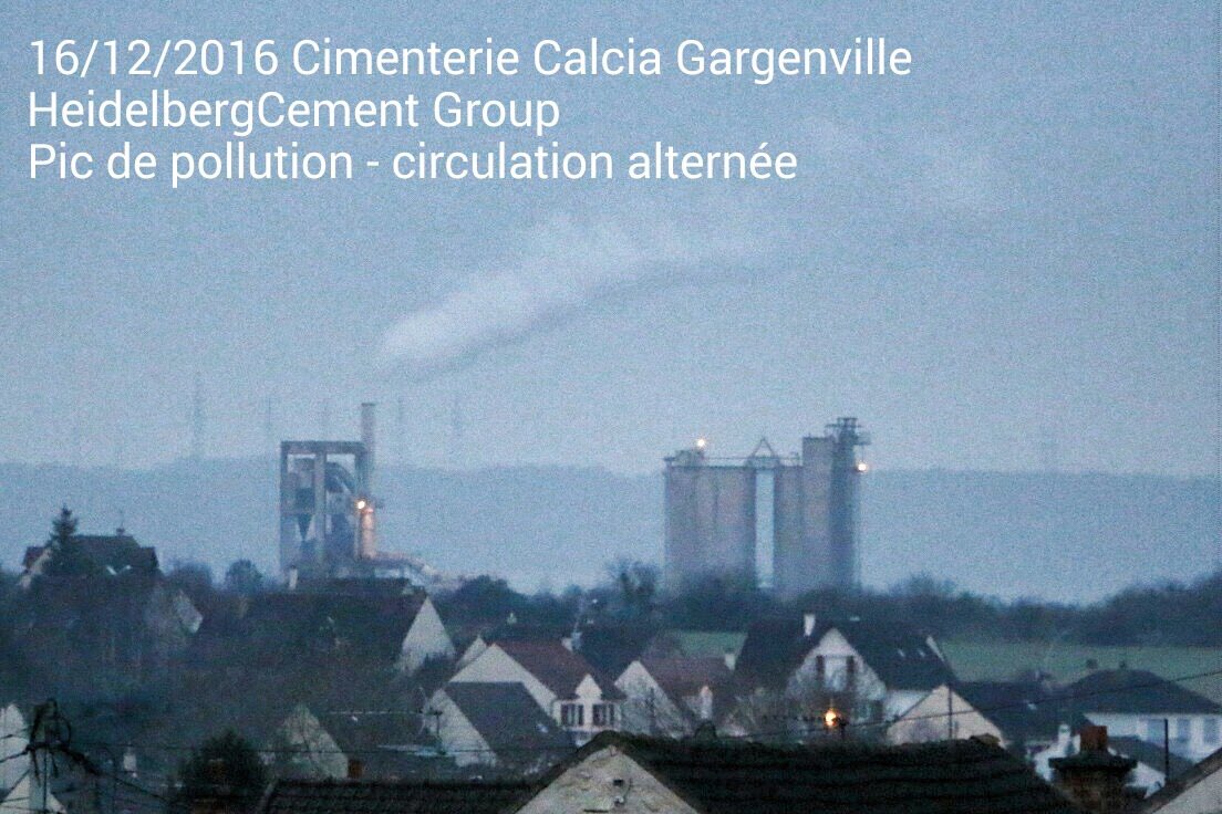 VexinZone109's tweet photo. @EstherBenbassa Qui met en péril nos nappes phréatiques en les mettant à nues.
Et, autoriser à polluer l’air (hors normes et validé par le #Prefet78 jusqu’en 2022!), même en période de #circulation alternée
La preuve en image !
Cette #Zone109 est une affaire d’état (pire que #Benalla) https://t.co/mW7ZFFmzPA