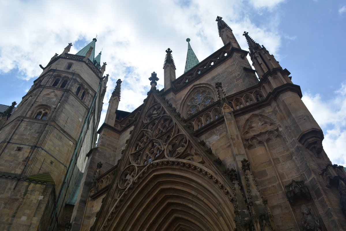 viveajantes's tweet photo. Another view from Erfurt. #Erfurt #europe #europa #europetrip #trip #travelpic #travel #turista #turismo #viajar #viveajantes #viagens #viagem #blogdeturismo #euro #tourism #traveler #tourist #viajante #eurotrip #bloggers #BlogTour #rbbv #Germany https://t.co/X1jbrHoJR1