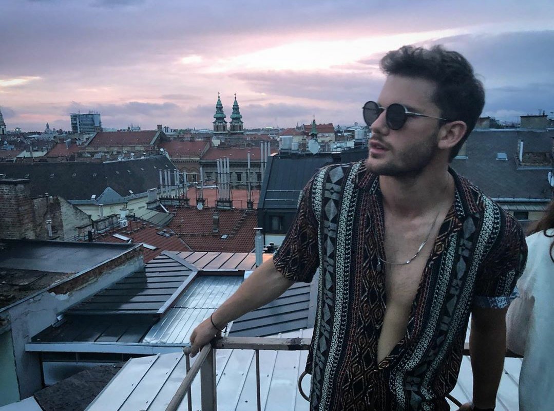 PatienceOfSteel's tweet image. pERO CHERLOK, @MasterlyMind. TAPATE. Quevasaprovocaraccidentes.