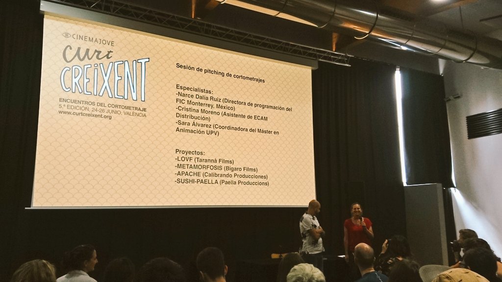 film_valencia's tweet photo. Hui continuen les jornades #CurtCreixent dins de #cinemajove La coordinadora de #FilmValencia #AnnHernández va participar ahir en la taula sobre "La promoció institucional del #curtmetratge en Espanya" amb @gaztelutxo @pilargarelegido #CarmenSerrano @CulturaCuenta
@cinemajove https://t.co/hRTUHfHbox