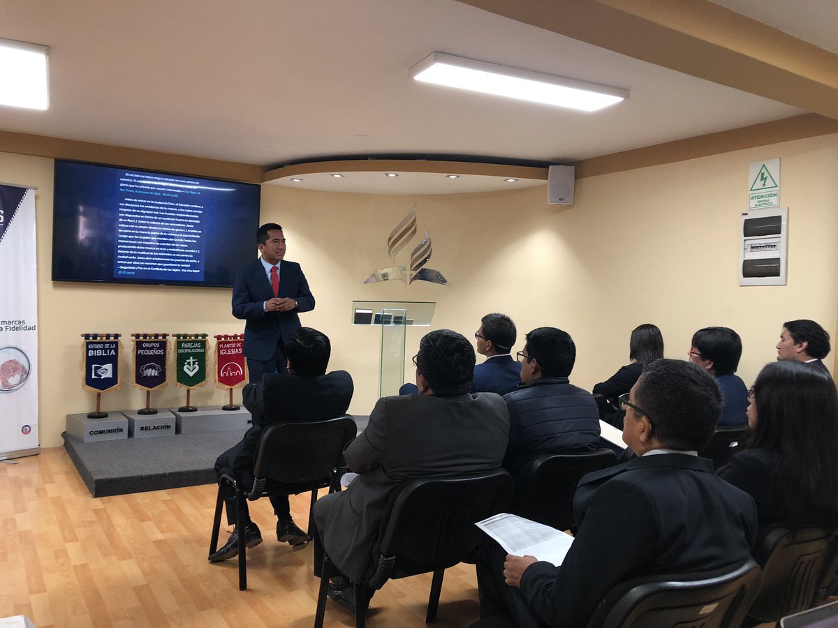 AdventistasMSOP's tweet photo. Personal de la MSOP participando del Seminario de Enriquecimiento Misionero. @AdventistasUPS @Pr_RaulYaranga @EnzoChavez https://t.co/J9TaG0gREF