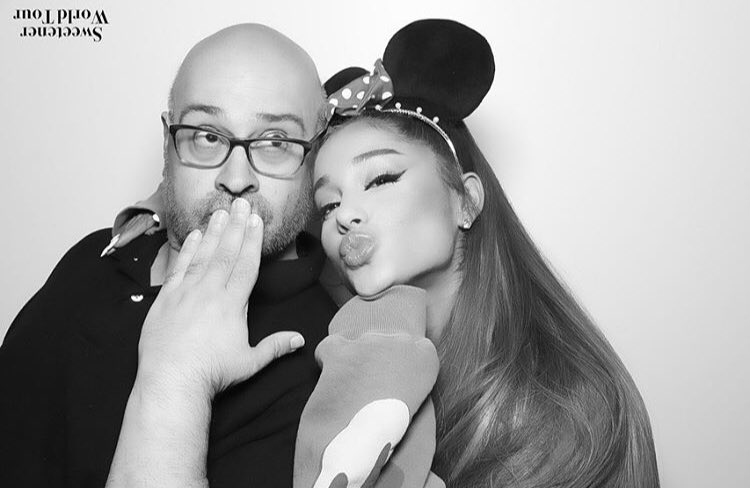 thearianarchive's tweet photo. m&amp;g from last night @ #SWTPhiladelphia 🧸 so cute! https://t.co/KFKduKLEah
