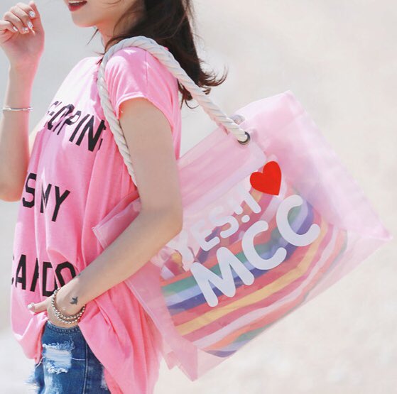 Humbiemarket's tweet image. 이번여름 다들 휴가 준비 잘들 하고 계신가유~?예쁜 pvc백 하나씩들 하셔야쥬?✌🏽🥰💃🏾#pvc가방 #플라스틱가방 #투명가방 #여름가방추천 #시스루가방 #pvc백