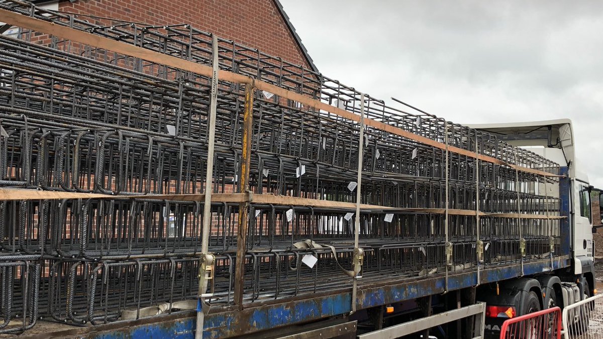 supplies_ltd's tweet photo. Full artic vehicle loaded with prefabricated beams delivered into Penkridge today on time.  
Please get in contact with any enquiries on 01902 624220. 
Or email our sales team:
craig.gibbons@total-group.co.uk
kevin@total-group.co.uk 
darryl.roberts@total-group.co.uk https://t.co/d5yE0V81vg
