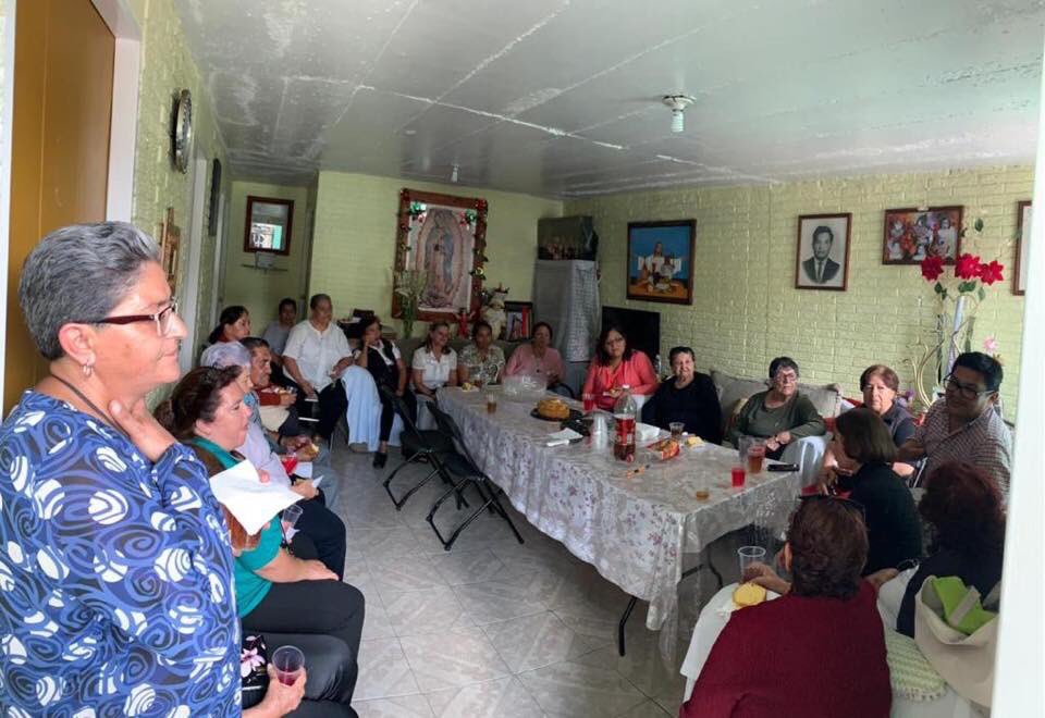 RicardoCortesM's tweet photo. Vecinos, hoy les comparto el gusto de haber tenido la oportunidad de charlar con nuestras vecinas de Izcalli I, pudimos platicar sobre algunas problemáticas que viven en su comunidad, las cuales buscaremos la forma de solucionar en conjunto; por eso estamos #TrabajandoPorUstedes https://t.co/FvoY4gH2kx