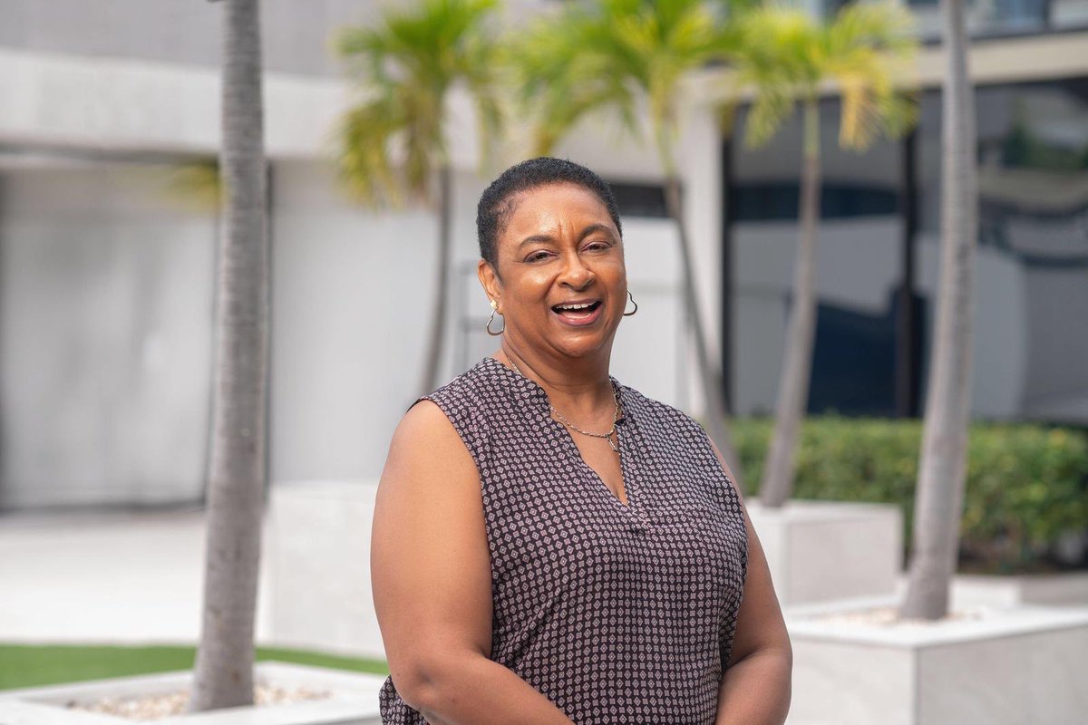 TheAgency345's tweet photo. “I recommend The Agency to anyone who wants to experience a forward thinking, skilled and knowledgeable team when seeking a recruitment company.” Jeanne Durant, Senior Compliance Analyst/ Deputy MLRO #reimaginingrecruitment #caymanjobs #offshorejobs https://t.co/oStVWxKP2O