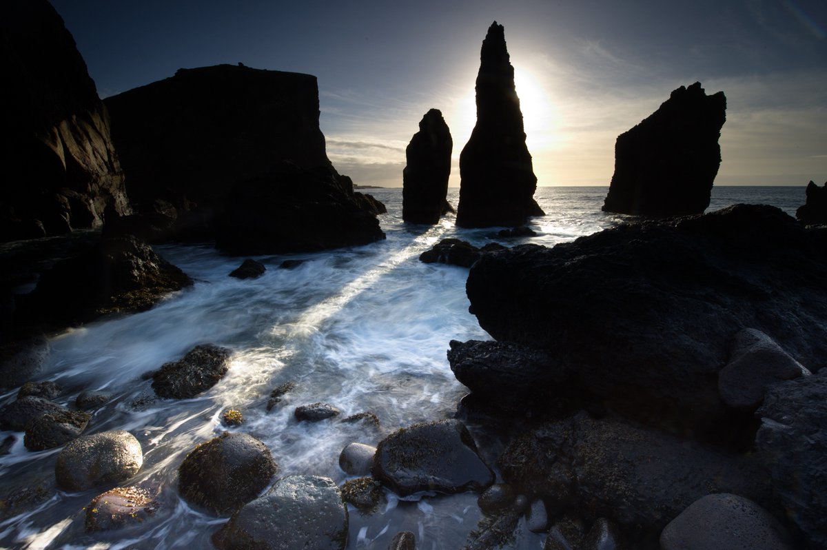 Reykjanes is shaped like a boot, this pretty place is located by the heel of the peninsula by Reykjanes lighthouse. A must see when entering Iceland.
#reykjanes #reykjanesgeopark