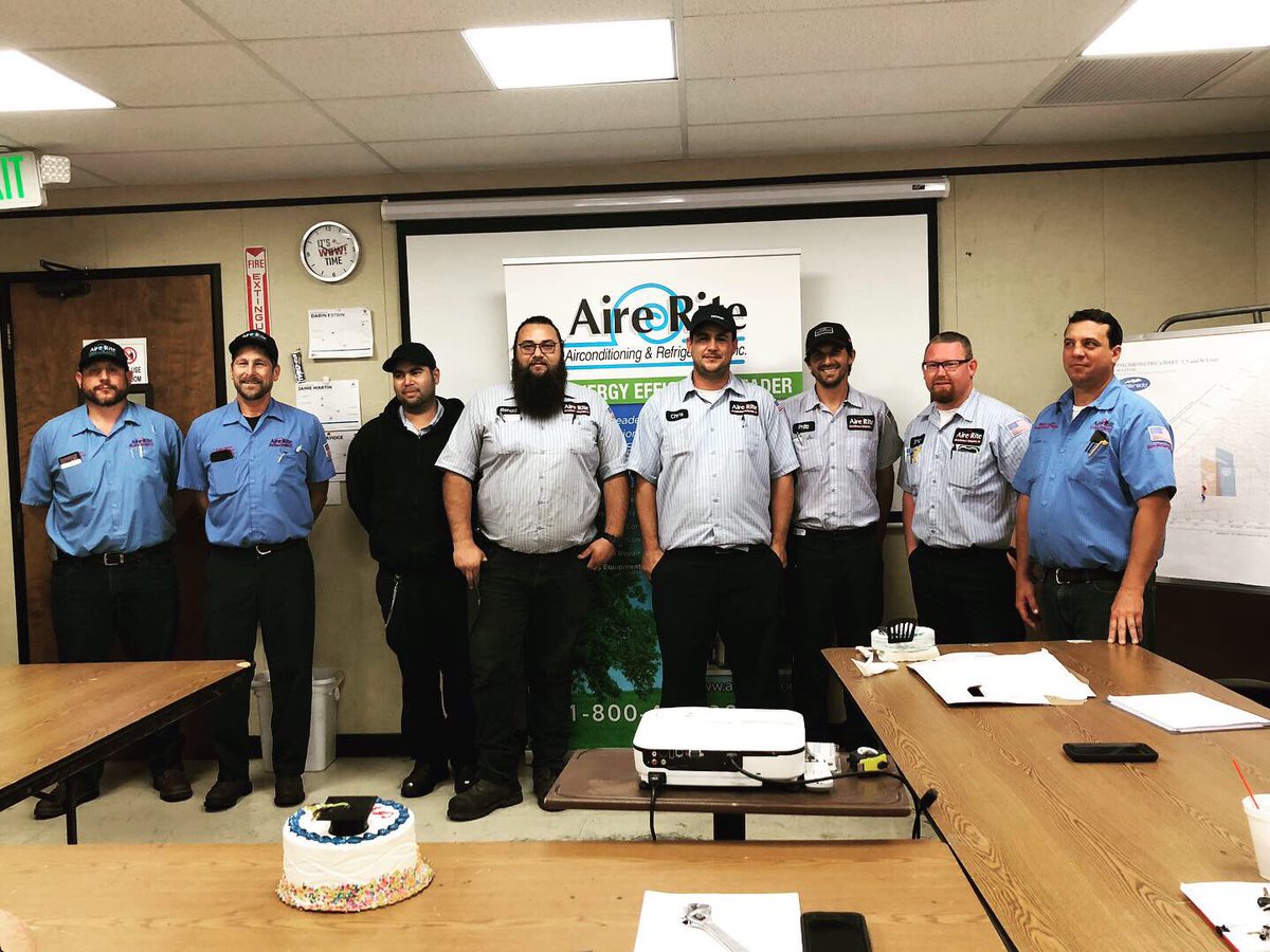 aire_rite's tweet photo. #Congratulations to our A6 graduates and facilitators on another successful semester! #HVAC #HVACR #Apprenticeship #Graduation2019 #TransformationTuesday https://t.co/jtz3VnZFF7