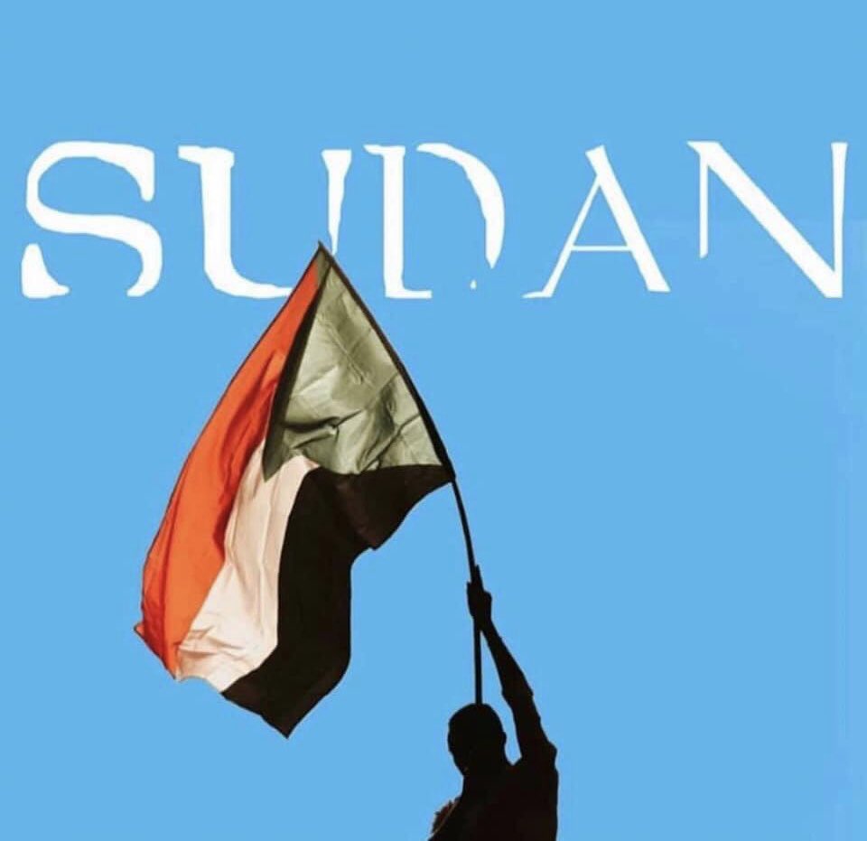 Alsharif_307's tweet photo. #مليونيه30يونيو
المهم، مدنييييااااااااااااوووووو✌🏾

دايرين مليونية بمستوى مليونية ٦ ابريل واعلي كمان 
اشتغلوا إعلانات من طرف، نحنا كلنا إعلام الثورة!
كلموا اي زول بتعرفوهو، اشتغلوا مسجات و تلفونات تقيلة، أعلنوا في التلفزيون، في الدكان، في اي حتة! 
الشراشيح يسو كدي 💪💪 🔥💥☄️ https://t.co/AIOYuF7LQn