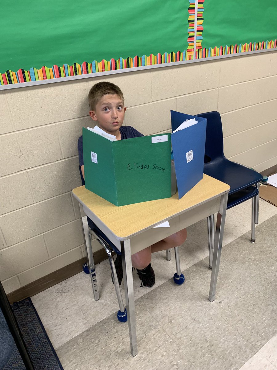 MlleLubert's tweet photo. Top Secret!! Students are busy creating certificates for the Golden Pig Awards Ceremony taking place on Thursday! https://t.co/F7mApHNFuq