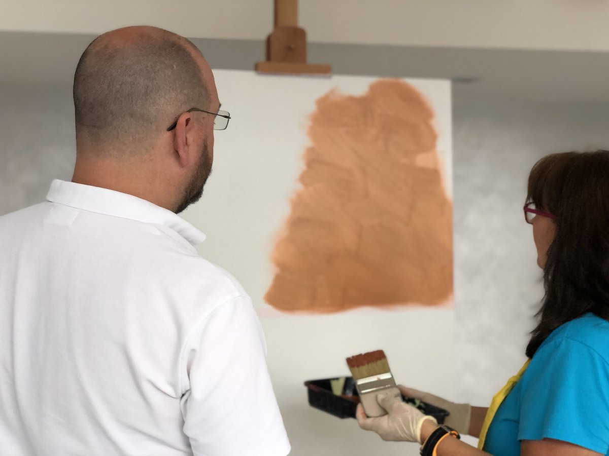 avko_interior's tweet photo. Thank you for coming to see us @sunshine_pd Congratulations on becoming an #avkointerior Accredited Painter and Decorator! We had a great day and we hope you did too 🎨 https://t.co/7RHSR7Dyok