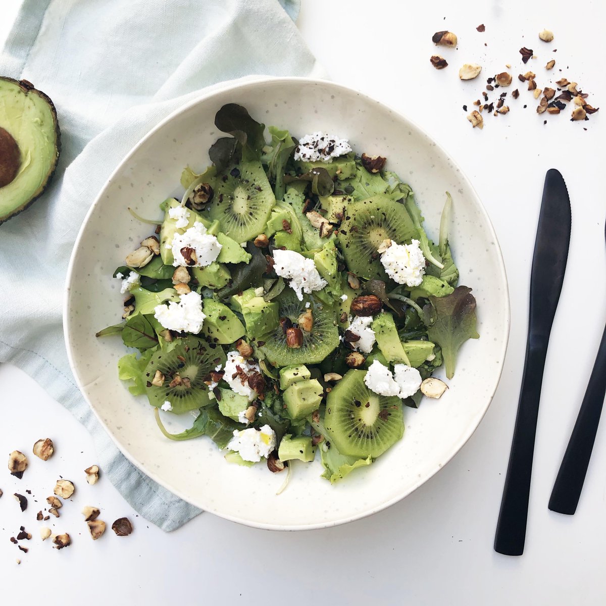 AppetiaIO's tweet photo. [PLAN CANICULE ACTIVÉ ✅] 
La kiwite : une salade salée qui sublime le kiwi sucré ! 🥝 #canicule2019
--
À retrouver dès maintenant sur l'app dans la catégorie salade !
--
#cuisine #recette #alimentation #nutrition #foodTech #CaniculeConseil #sante https://t.co/IY5CjMcEfB
