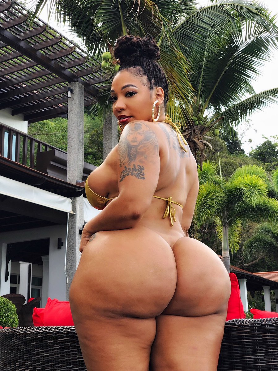 therealchela's tweet photo. Island vibes! #LinkInBio https://t.co/ggYgLjLBbZ