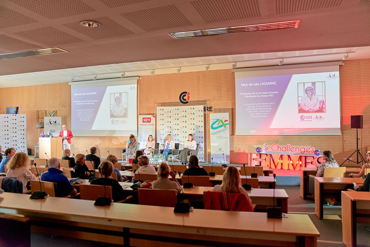 Femmeschallenge's tweet photo. [🔙📸] Vous étiez + de 110 participants présents lors de notre  #RegardsCroisés « Réaliser ses rêves » de DIMANCHE 23 JUIN à la  @cciseinestuaire ! Merci à tous ! 🙂👍👠 © Charlotte Leroux https://t.co/F9bO0c4E9T