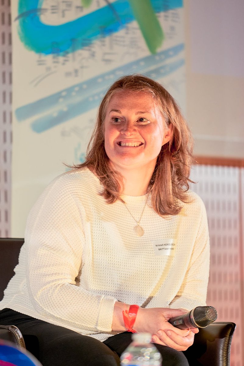 Femmeschallenge's tweet photo. [🔙📸] Merci à nos superbes intervenantes Isabelle Guyomarch de @OzalysCosmetics , Kristell Kérourédan de @BrittanyFerries , Coline Dournes de @cookandcycle et Annabelle Mauger de @lilil_art &amp; @imagineVanGogh pour leurs témoignages inspirants ! 🤩👏 © Charlotte Leroux https://t.co/nnW9M92gyS