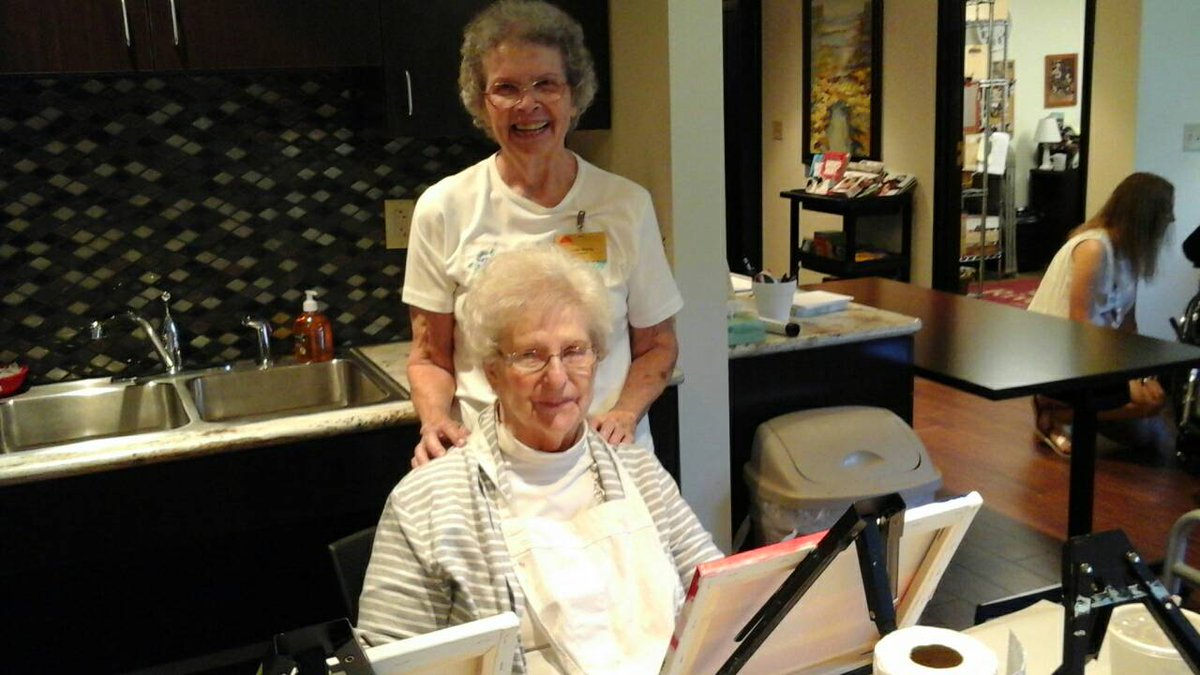 RiverOaksHC's tweet photo. Canvas &amp; Conversation is one of our favorite artisan experiences @TrilogyLiving #lifeenrichment #Artisans #LivingArts https://t.co/056GRy6xGV