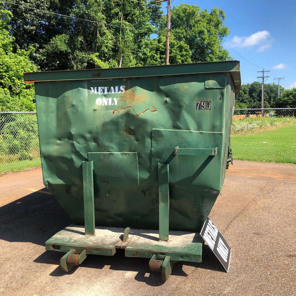 We #recycle ♻️ metal at all convenience centers 🗑 in Madison County! Anything that’s mostly metal can go in the bin. We CANNOT 🚫 take ⛽️ gas tanks, radioactive ☢️ materials, concrete, safes, or capacitors. Please see the attendant 👋🏽 before tossing items. #TrashTalkTuesday