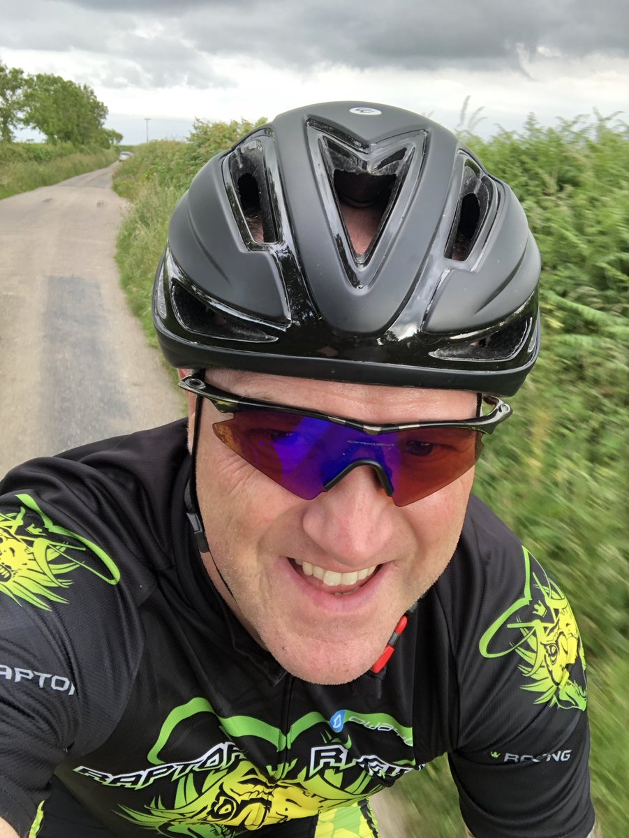 Devon countryside at its best #cycling #lovedevon <a href="/owayo_sports/">owayo custom sports</a> @CleveraFrank #raptorracing
