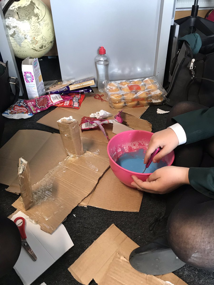 RBSCHumanities's tweet photo. Building #castles in @RBSCHumanities #history with #KS3 students #AspireAchieveCelebrate @RobertBlakeSC https://t.co/0ULnCiSo6y