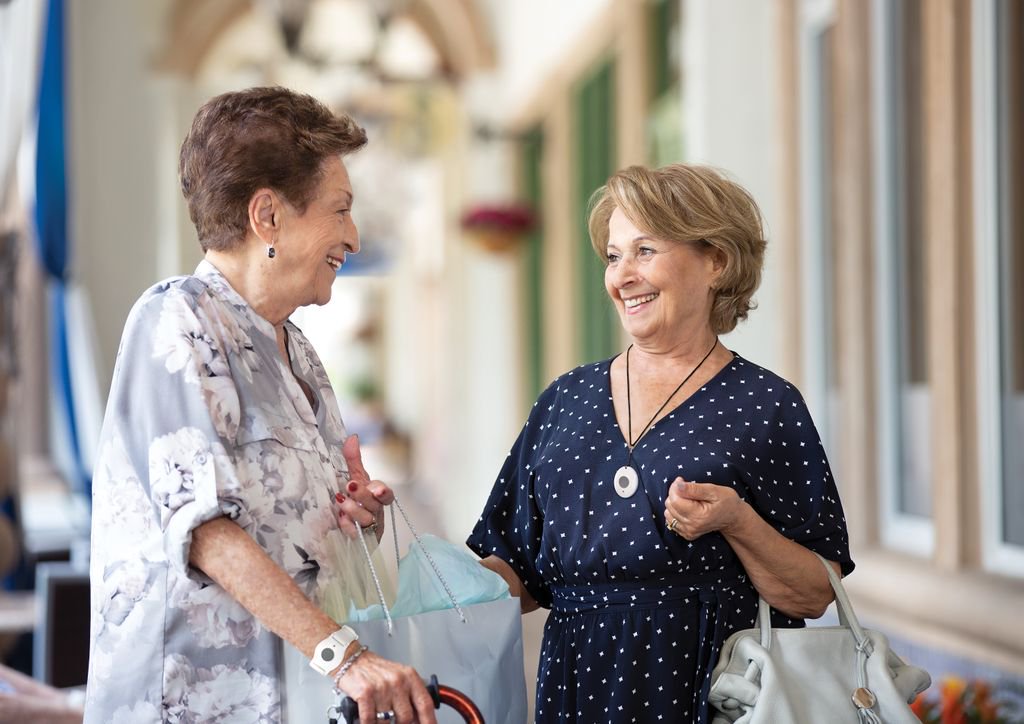 MobileHelpNow's tweet image. Socialization is an integral part of aging in place - keeping the connection with friends and family is made possible by the freedom that comes from mobile medical alert devices.

#MobileHelp #MobileHelpNow