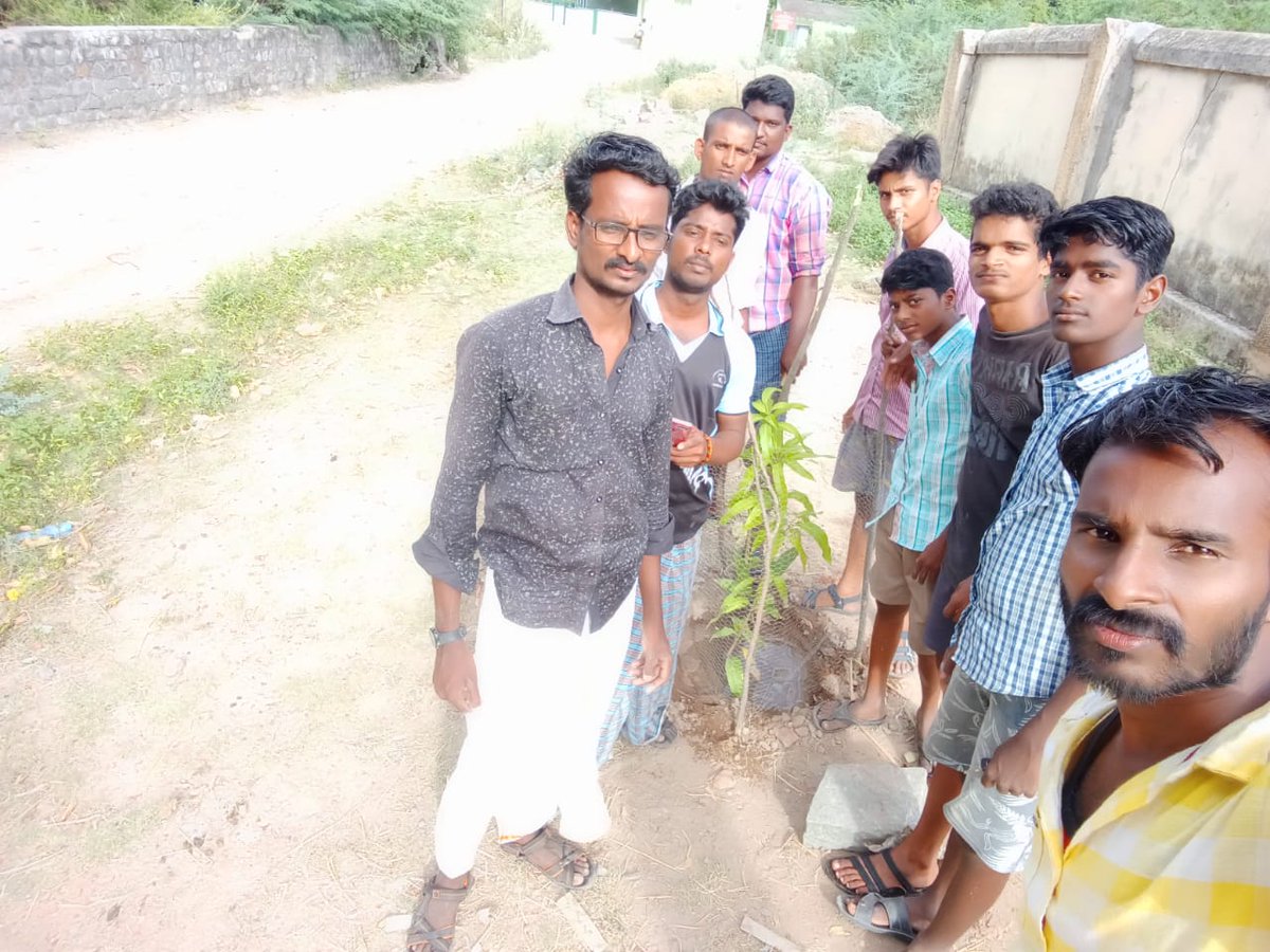 Mangathamani006's tweet photo. #PlantTreesForTNWelfare ,new tag😍😍😍we are stared planting trees😍😍proud to be say we takecare of each and every plant❣️❣️ https://t.co/ZpkJ8B2MxZ