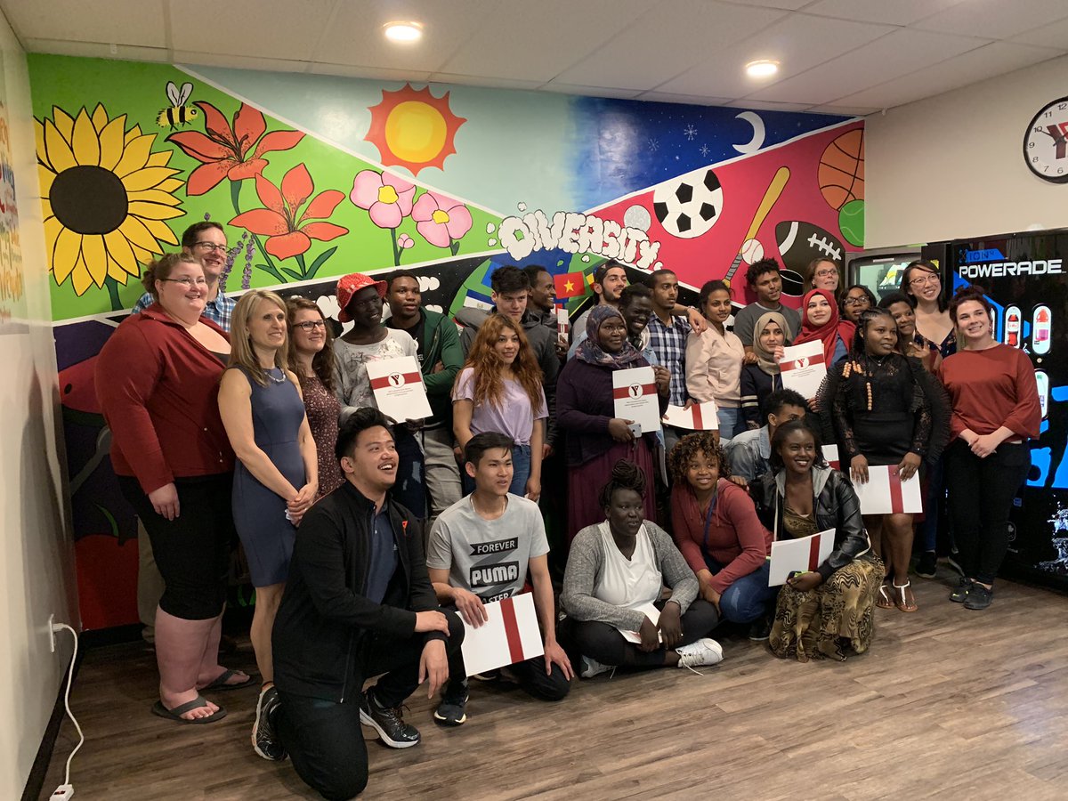 tracyjoyxe's tweet photo. NEWCOMER YOUTH ENGAGEMENT PROGRAM @NYEP students demonstrate what community means to them at mural launch @ YMCA #NYEP #CommunityEngagement #YMCA #NEWCOMERS #Saskatoon https://t.co/T0qR5gMQsf