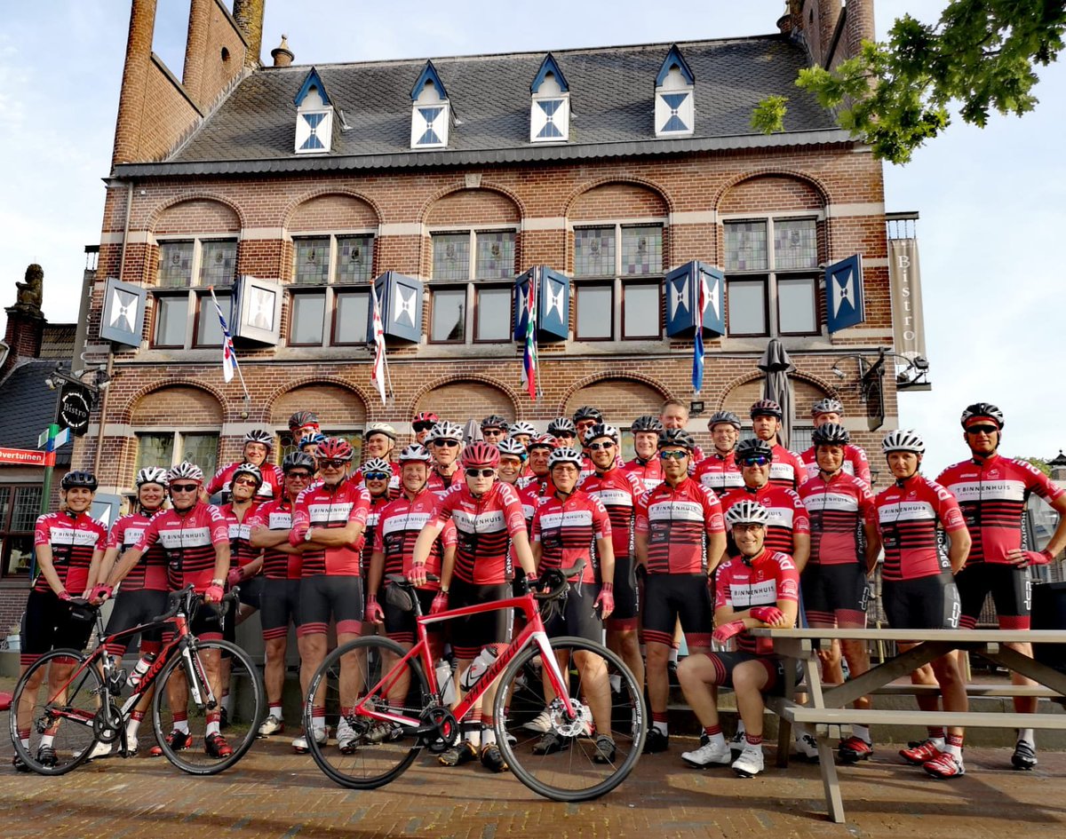 fietsclubvdw's tweet photo. Fietsclub Voor de Wind #tbinnenhuis #dutchcardprinting #findhypotheken #dewindschildersbedrijf #pslogistics #mensendieckommeland #autowascentrumnoordhorn #fysiotherapiehooiweg #vdw #zuidhorn https://t.co/glbcSsh2u4