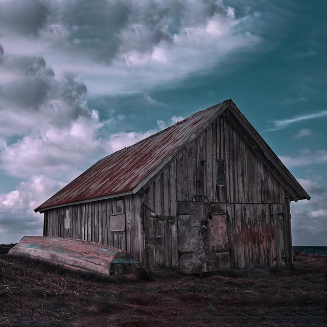remeife's tweet photo. #beautiful #weather today as the sun ☀️ is #warming us but #badweather and #clouds #rise at the #horizon #oldhouse and #boat that looks #abandoned tells us its #story from old days when it was used to #shelter fishing tackle and fishermen #nikon #affinit… https://t.co/TmJz4Ua9lD https://t.co/jYfrbQge18