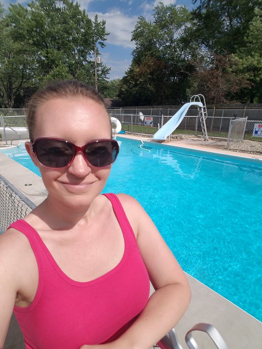 MaryRykiel's tweet image. I'm taking advantage of this beautiful summer day.  Pool time! @Oliverpmorton #summerselfiebingo #vacation #summerfun