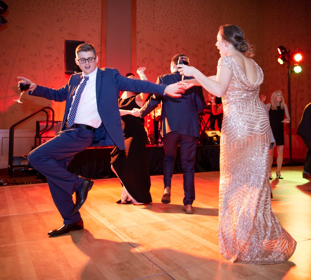 TheMetPages's tweet image. Nearly 500 friends celebrated 75 years of saving lives at the Bloodworks Ball, a festive evening of inspiration. New CEO, Curt Bailey, announced a record-breaking $960,000 was raised to drive research, revolutionize medical care, and ensure safe blood supply is always available.