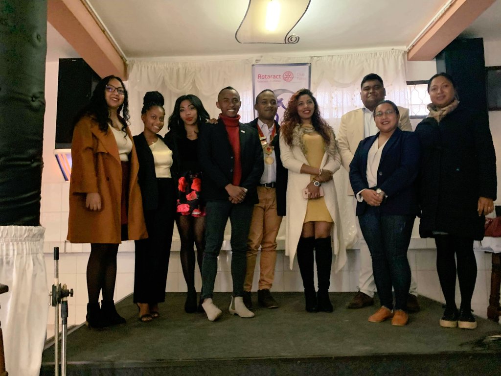 Le Rotaract Club Tsinjo est heureux d'accueillir ses trois nouveaux membres Fiadanana, Roze et Ralph qui viennent d'être intronisés ce samedi 22 juin 2019. Soyez fiers et dignes de l'insigne que vous portez. 
#rotaract #rotary #d9220 
#soyonslinspiration
#peopleofaction
