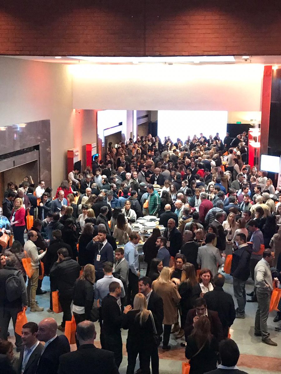 centralctl's tweet photo. Continuamos con #BuenosNegocios del @BancoGalicia
Y en esta oportunidad lo hacemos desde Mar del Plata.
No paramos con los 💪 eventos.
#Produccion #Agencia360 #CentralCTL #crosstheline https://t.co/8ZF2K8y9ZV