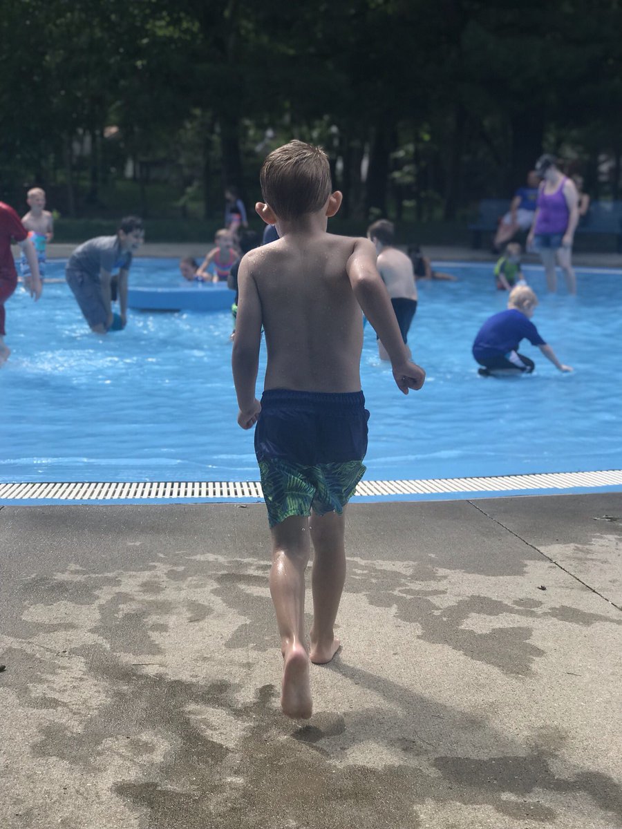 BeckyFoland's tweet photo. Why does he look like he’s 10?! #babiesdontkeep https://t.co/xbuhPm49Pk