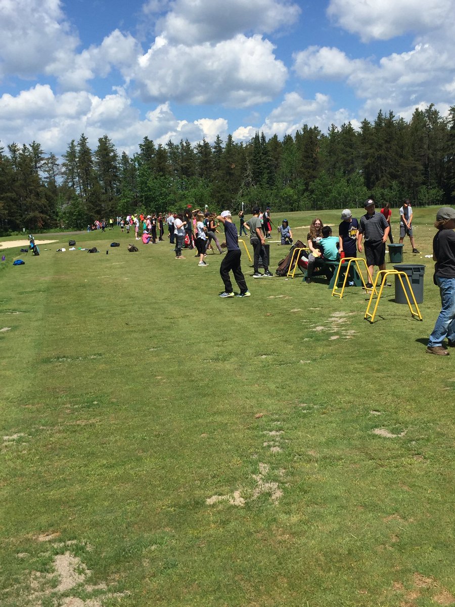 GolfWhitewater's tweet photo. Thank you to all the schools that came out to Whitewater today for their Golf in Schools field trip. An honour and privilege to be apart of this amazing program. Over 100 students today visited. Very very proud.....a tremendous thank you to Sue Cassan and the Ladies Association https://t.co/EHZiA9ILP9