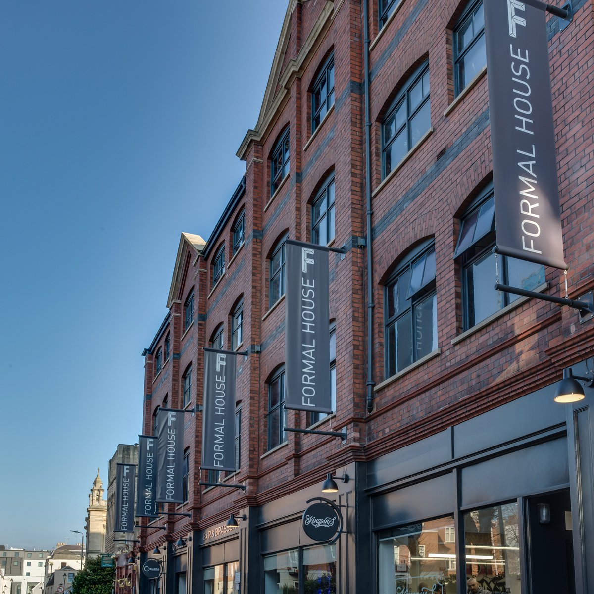 Location: #Cheltenham
Complete sympathetic #refurbishment and #extension to a late-nineteenth-century storage warehouse, maintaining as many original features as possible to create vibrant and unique work spaces.
#robertslimbrick