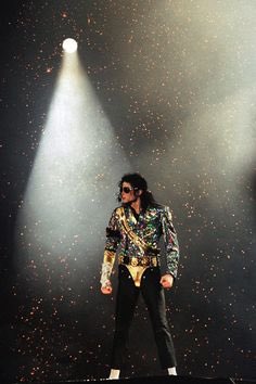 Can’t believe it’s been 10 years since you passed and not a day goes by I don’t listen to your music #10YearsWithoutMIchaelJackson
