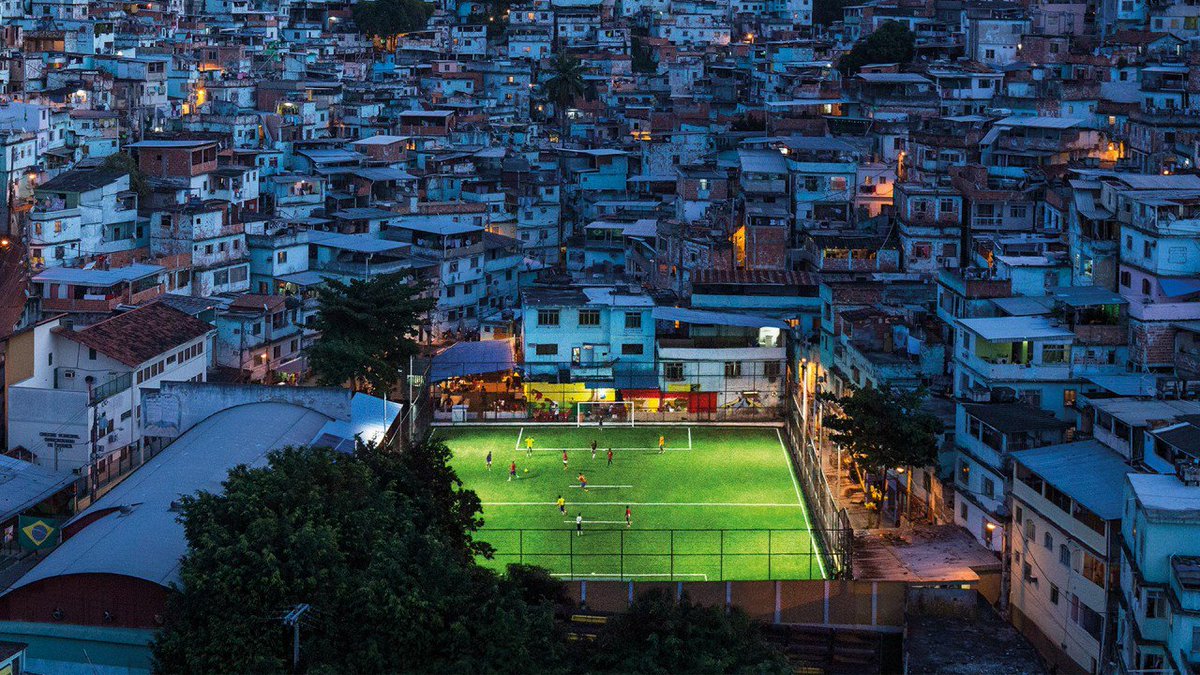 BarcaInnoHub's tweet photo. A revolutionary artificial field, which is installed with 200 kinetic tiles to capture the energy of the players' movement. The electricity produced can power the six floodlights so children can play safely into the evening
 
📝➡️ https://t.co/Sn6bLOzWbR https://t.co/6IJKXty1ra