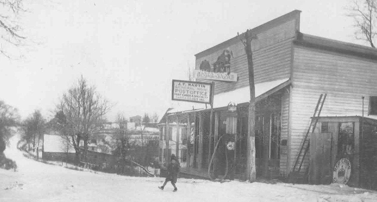 HolidayWorld's tweet photo. This day in #HoWoHistory: On June 25, 1895: the US Post Office Department changed the name of Santa Claus, Indiana, to one word: Santaclaus. It remained as one word until February 13, 1927, when the town was again called Santa Claus. ๐
@SantaClausInd @VisitIndiana https://t.co/IX7bttgMb1