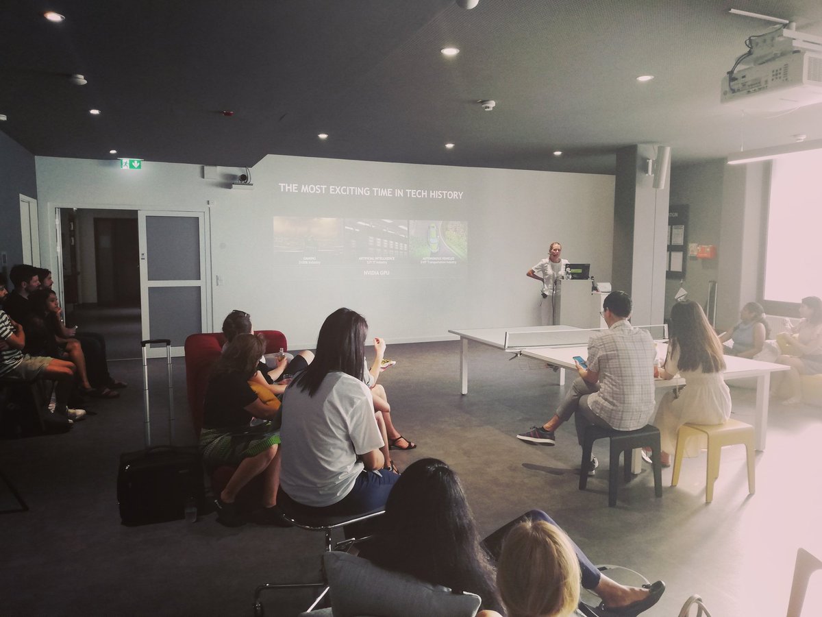 WeLeadWomen's tweet photo. Patricia de Boer @nvidia
Do you know the difference between #ArtificialIntelligence and #machinelearning #WAD https://t.co/RrdbKeV21l