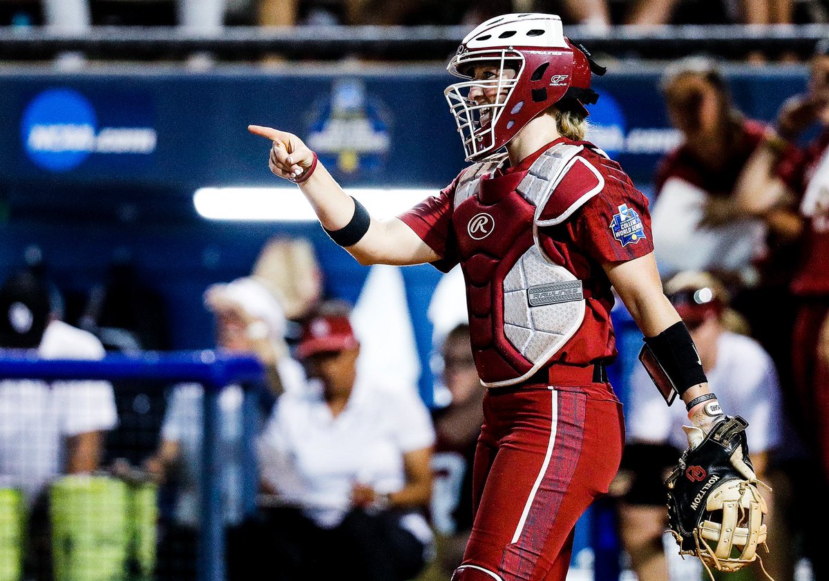 OU_Softball's tweet photo. .@lynn_elam committed 0⃣ fielding errors in 2019, becoming just the second Sooner in program history to finish with a 1.000 fielding percentage with over 150 chances 👏 https://t.co/87lP39tUVX