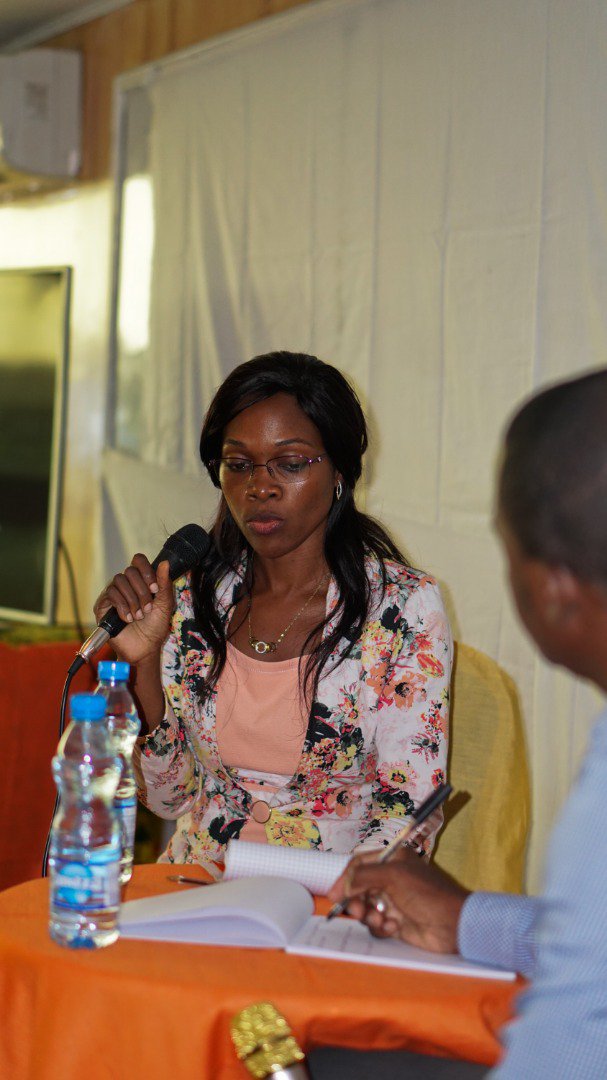 agasa_gabon's tweet photo. Conférence à l'African University of Management pour la 1er journée du #MAMIGA
Thème : ➡️ #Processus d'obtention de l'agrément #phytosanitaire en #République #Gabonaise.
👩🏫 Mme Shella BIKET, la Directrice des Opérations Techniques s'adresse aux étudiants dudit établissement. https://t.co/jiL3VjgOhq