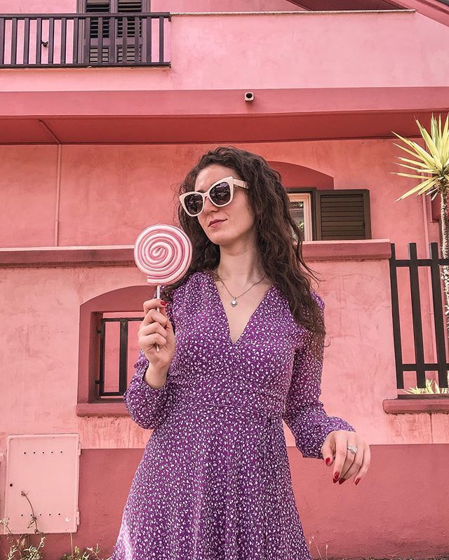 Candy girl 🍭 Quanto siete dolci da 1 a 10? Io penso di raggiungere i livelli di una carie! 😇🙈
.
.
.
.
Vestito: <a href="/amazonfashioneu/">Amazon Fashion EU</a> .
_______________
#pink #pinkaesthetics #pinkgirl #summerlook #pinkaddicted #lifeinpink #pinklook #lifeinpink #pinkaddicte… bit.ly/2ZKq19Q